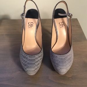 Barney’s New York Co-Op Pumps